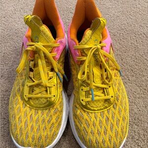 Under Armour Curry Flow 9 Sesame St Basketball Shoes Yellow and Pink Sneakers